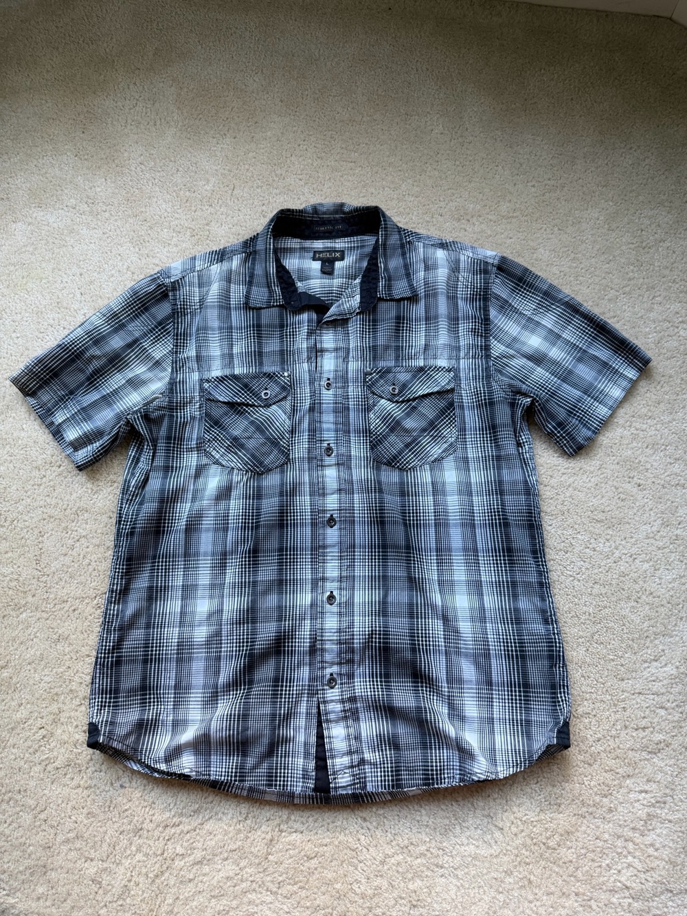 Helix Black & White Plaid Athletic Fit Short Sleeve Button Up Shirt - Sz L - EUC